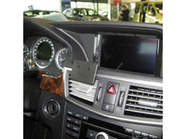 ProClip - Mercedes Benz E-Klasse Sedan 2009-2013 / Stationwagen 2010-2013 Center mount
