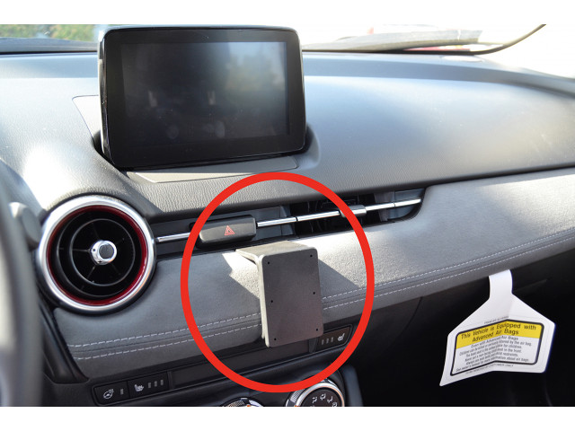ProClip - Mazda CX-3 2019-2023 Center mount; padded dash ProClip - Mazda CX-3 2019-2023 Center mount; padded dash