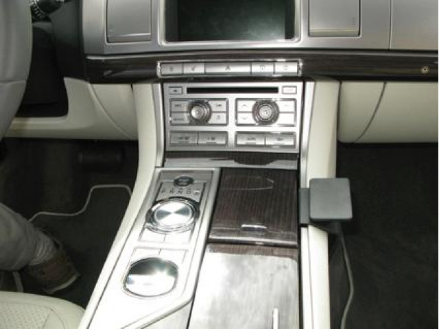 ProClip - Jaguar XF 2009-2015 Console mount