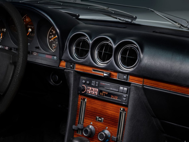 Pioneer SXT-C10PS 1 DIN retro radio met DAB+, FM, Bluetooth Pioneer SXT-C10PS 1 DIN retro radio met DAB+, FM, Bluetooth